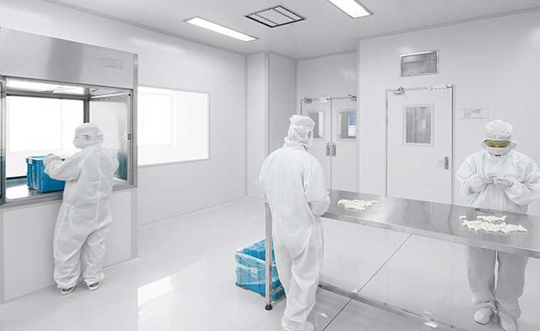 新建醫(yī)療器械工廠的生產(chǎn)企業(yè)應(yīng)當(dāng)具備什么條件和要求？